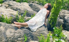 被骗一百当街脱衣